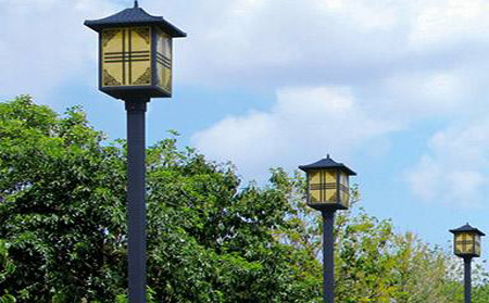 太阳能舟曲庭院灯怎么选亮度与续航更耐用